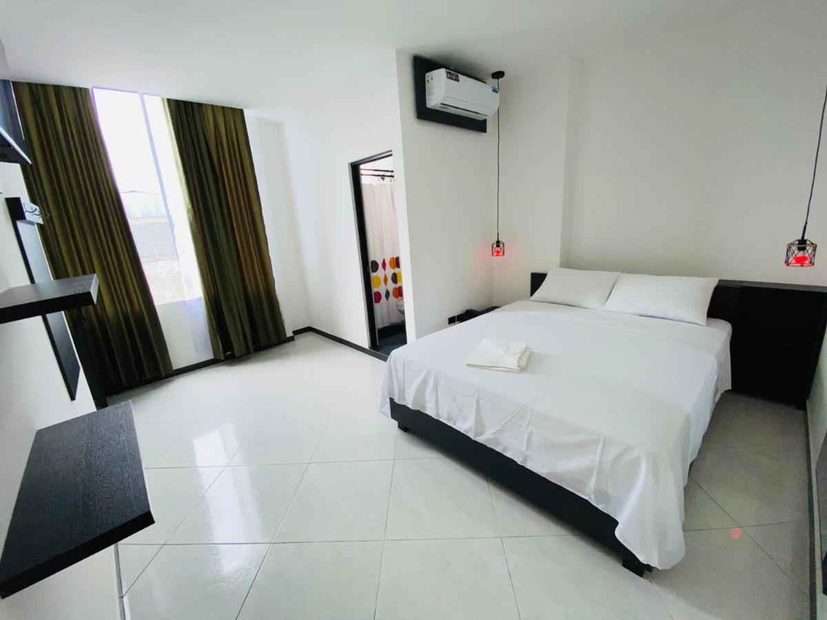 Bryss Hotel 산토 도밍고 데 로스 콜로라도스 외부 사진