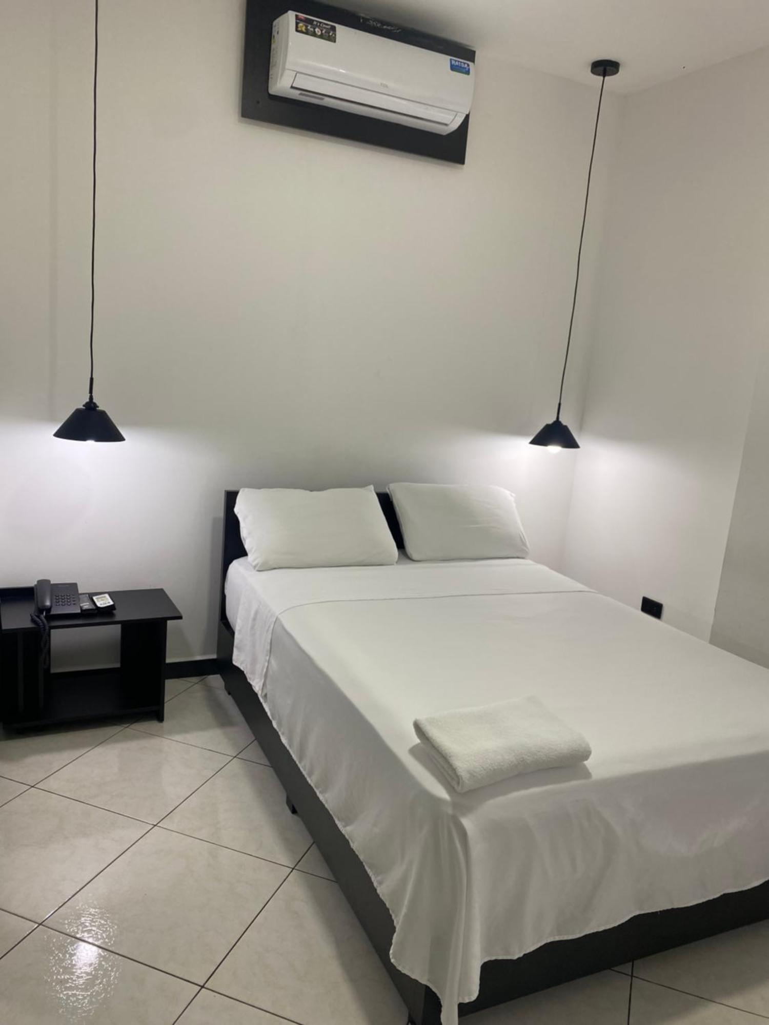 Bryss Hotel 산토 도밍고 데 로스 콜로라도스 외부 사진