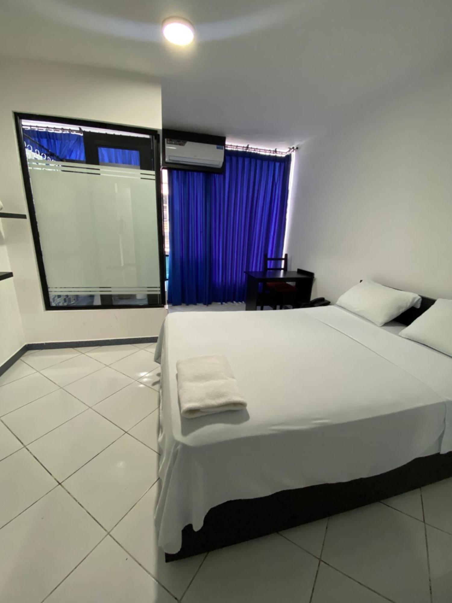 Bryss Hotel 산토 도밍고 데 로스 콜로라도스 외부 사진